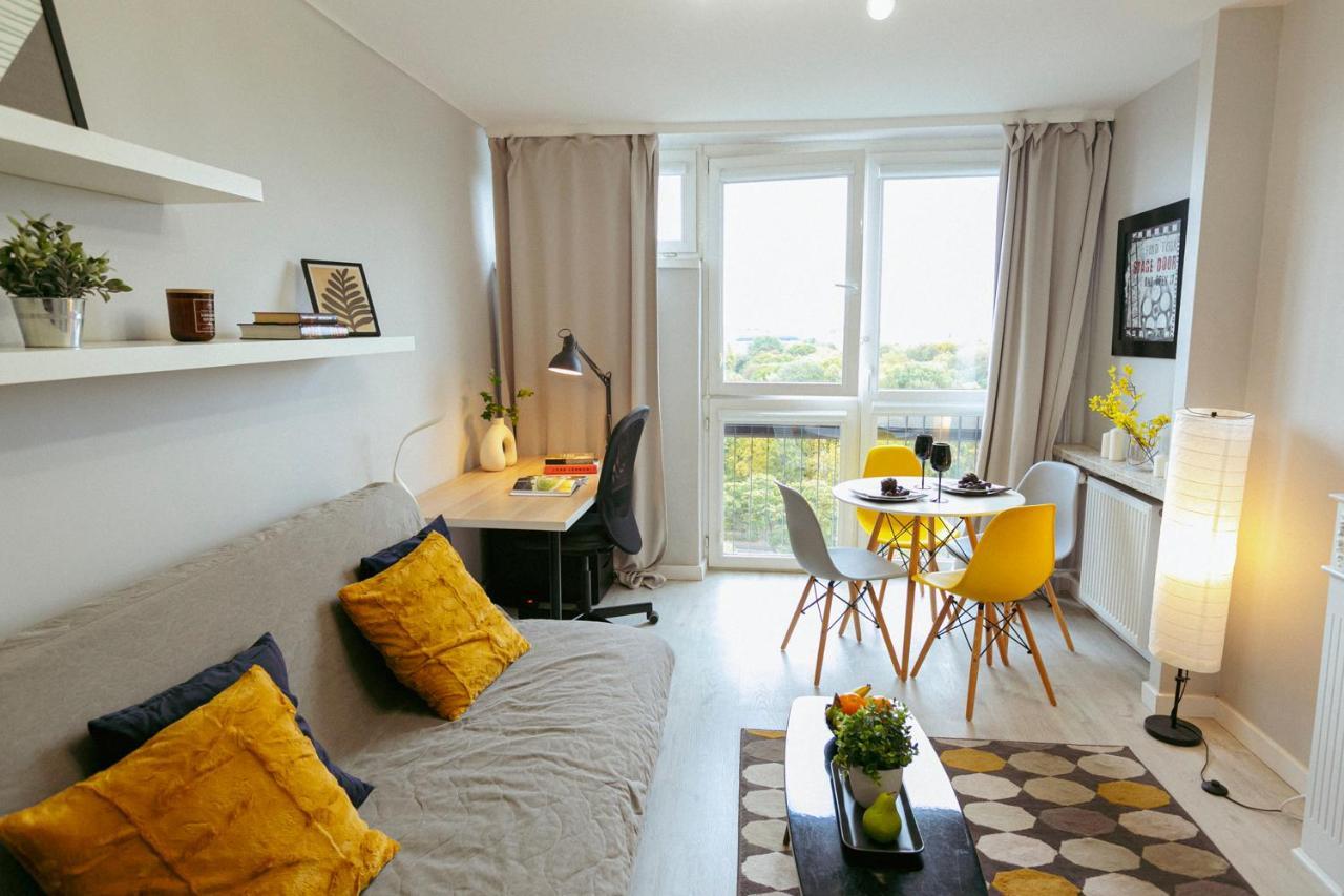 Przechodnia 2 Yellow - Biurko Oraz Wygodny Fotel Do Pracy - Better Rental 华沙 外观 照片
